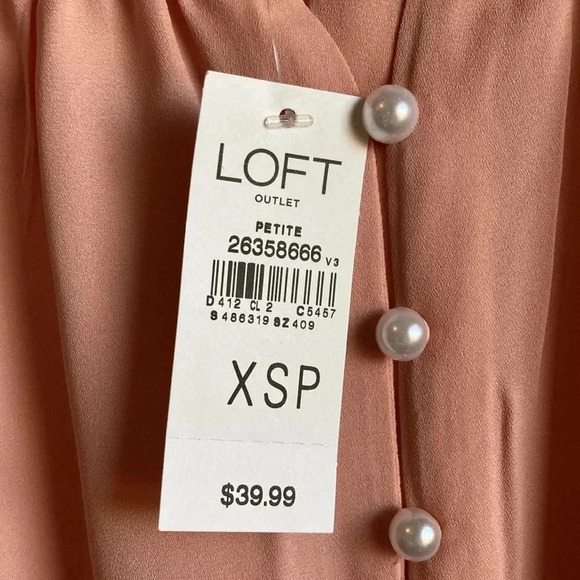 Blush pink top with pearl buttons - Picture 7 of 8